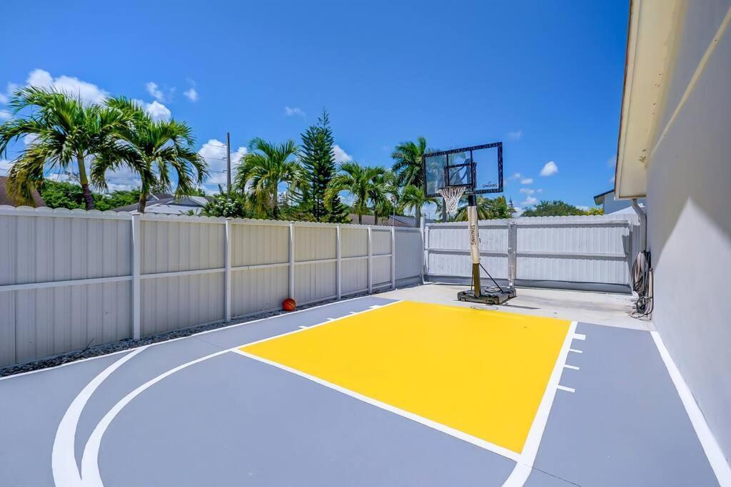 Miami Luxury House W Heated Pool & Jacuzzi Villa Exterior photo